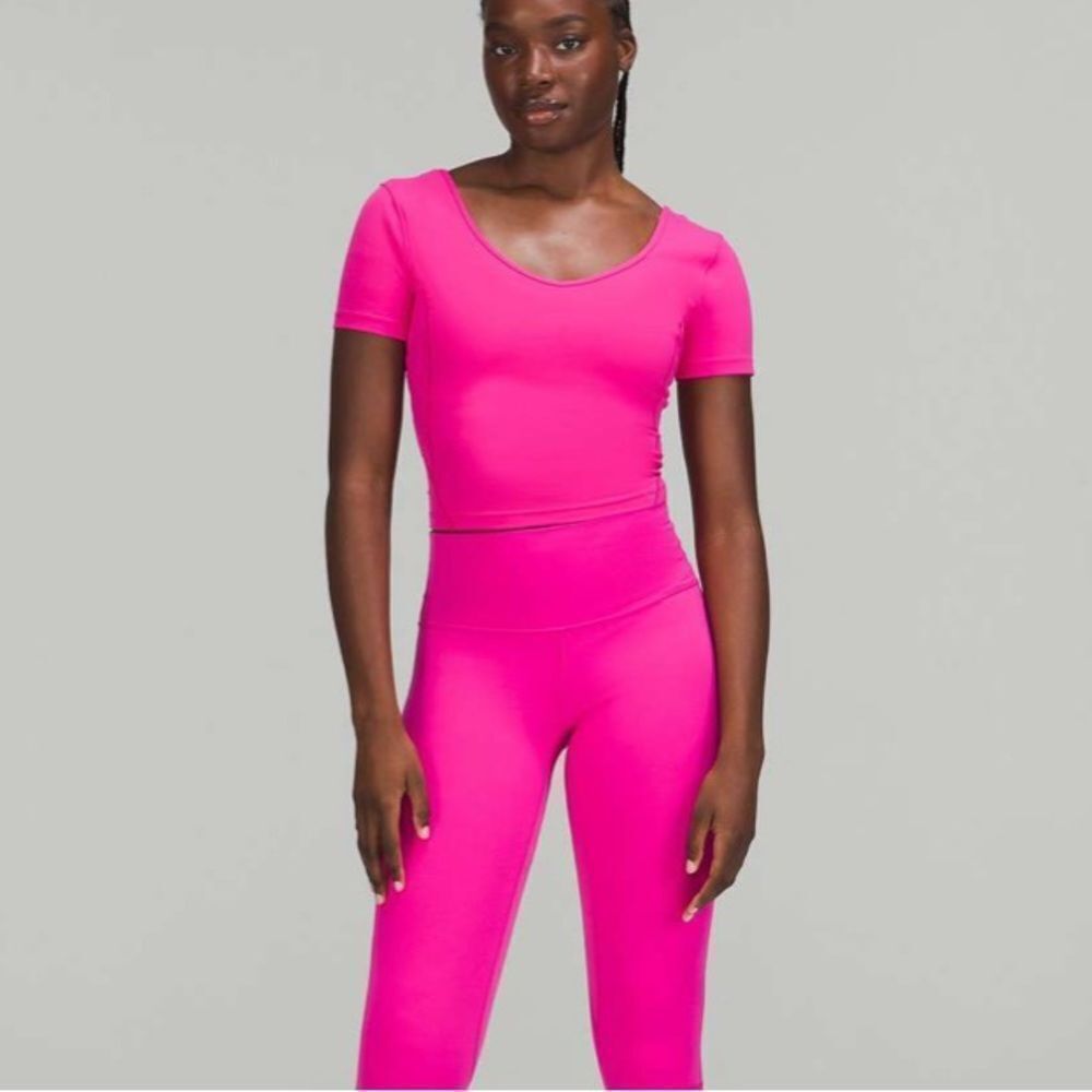 Lululemonย Align Long SleeveโShirt
Hotโ Pink Sizeโ6 NWT